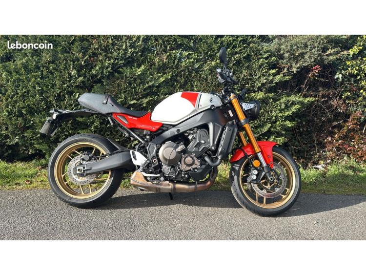 YAMAHA XSR 900