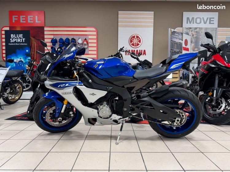 YAMAHA YZF 1000 R1 2015