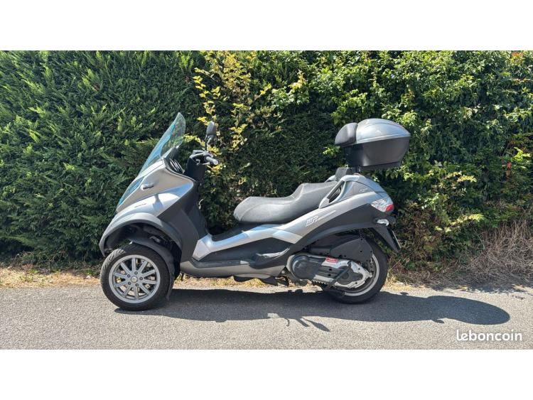 PIAGGIO MP3 400