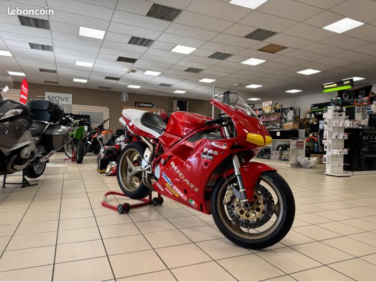 DUCATI 748 S