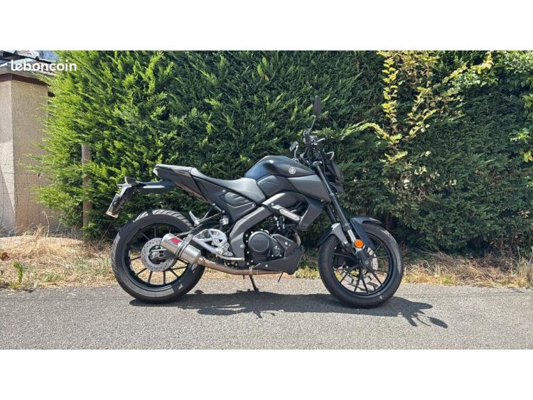 YAMAHA MT-125